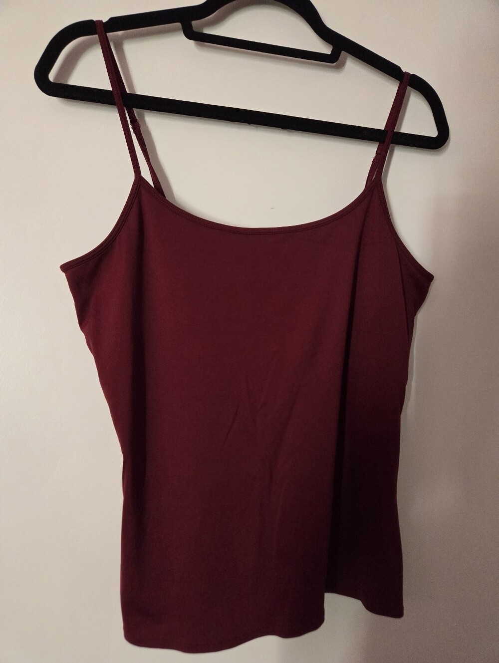 White HOUSE Black MARKET Women’s Burgundy Spaghetti Strap Tank Top